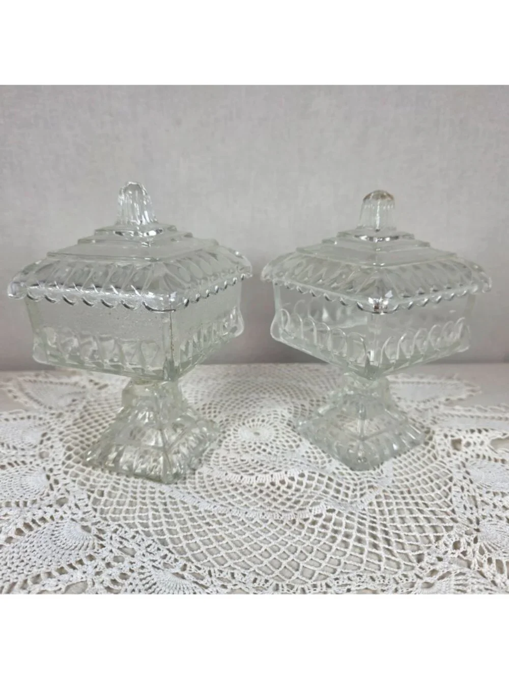 Vintage Clear Glass Pedestal Candy Dish Set of 2 Lidded Compote Pressed Glass Tr - Picture 3 of 11
